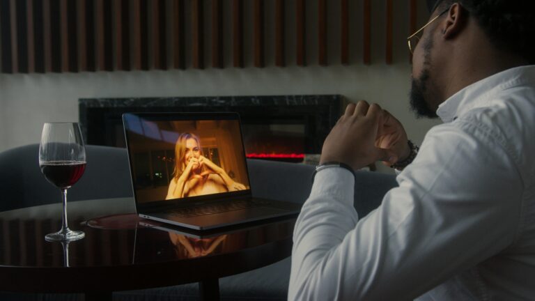 Fun Virtual Date Ideas for Long Distance Couples (That Actually Feel Romantic)