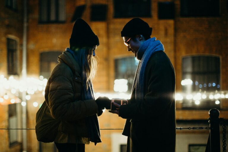 Romantic Things To Do For Your Husband Every Day (Small Gestures That Build Big Love)