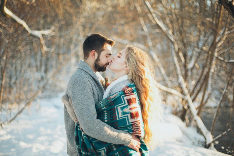 The Subtle Ways Women Make a Man Crave Their Presence (Without Chasing Him)