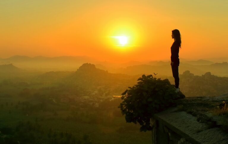 💔 How To Let Go of Someone You Love (Without Losing Yourself)