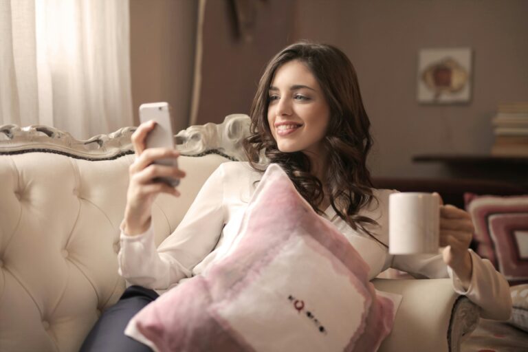 Sweet Ways To Say Good Morning That Make Her Feel Truly Loved
