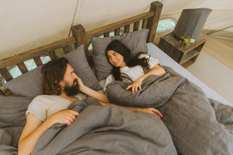 Beautiful Ways To Say Good Night To The Woman You Love (She’ll Feel So Deeply Cared For)