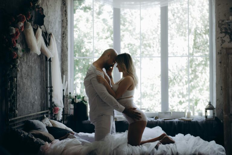 Bedroom Habits That Happy Couples Swear By