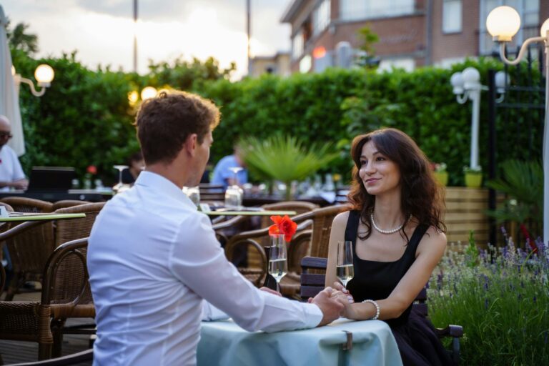 Sweet Words That Melt Her Heart: Real Romantic Messages Wives Never Forget