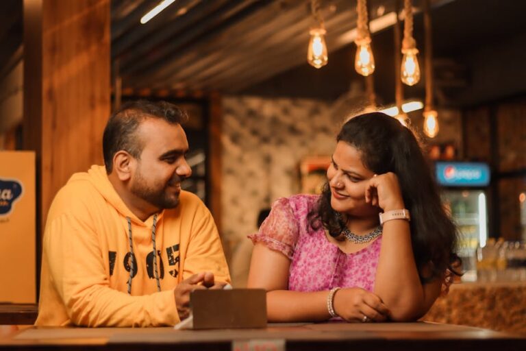 🚩 Huge Red Flags You Should Always Watch Out For On A First Date